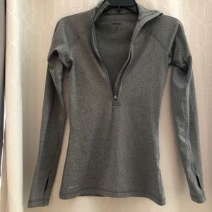 Warm Nike 1/2 zip pullover